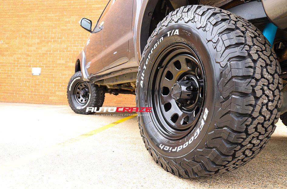 TOYOTA HILUX N70 4WD TERRA SATIN BLACK